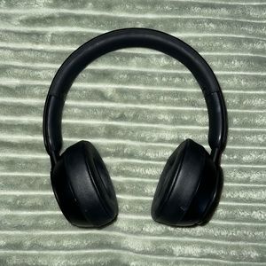 Beats Solo pro wireless